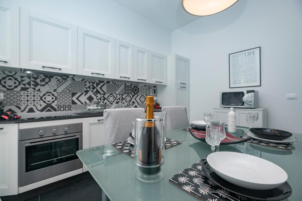 Real Italian Estate - Luxury Black&white Appartement *