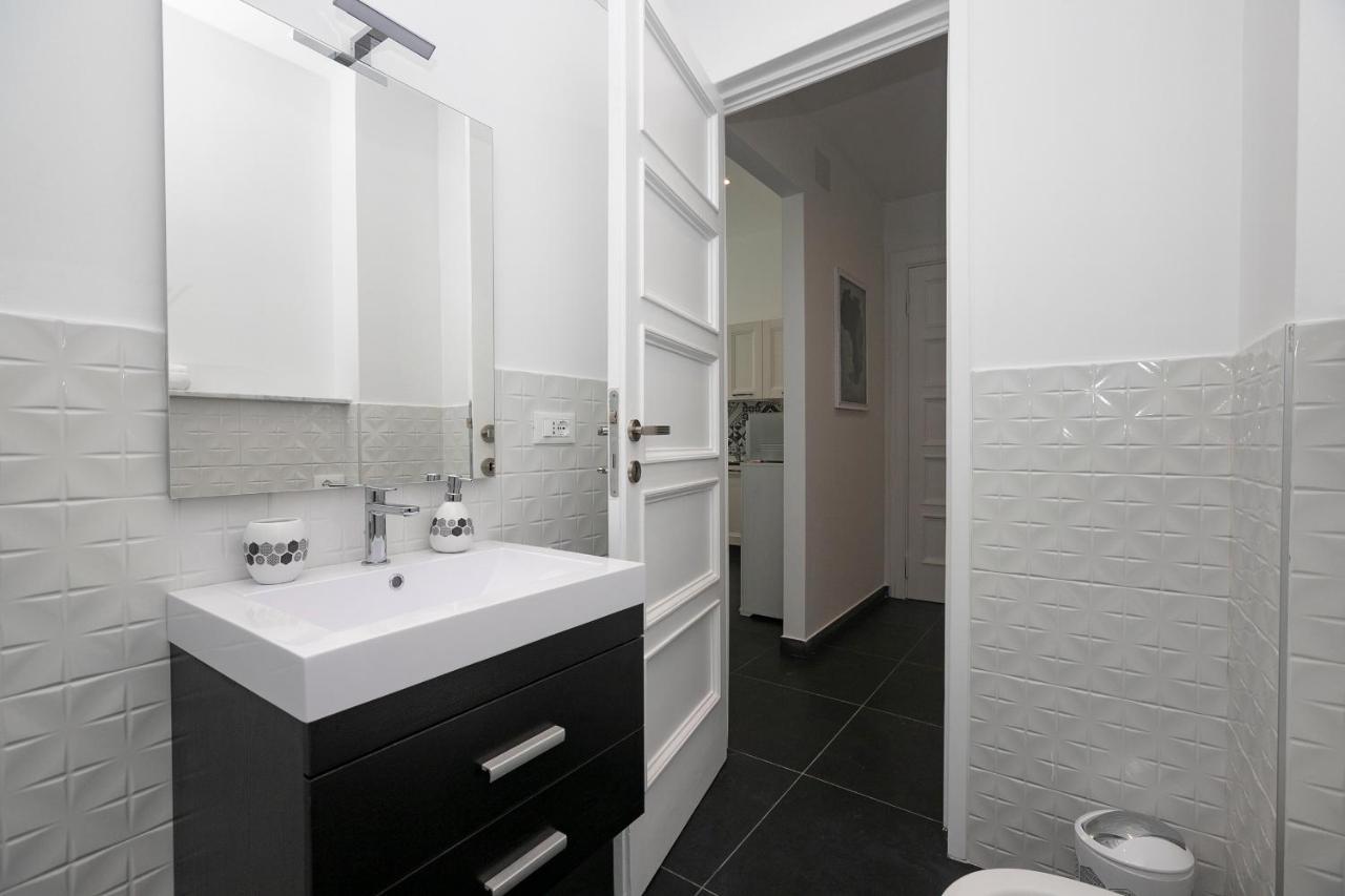 Appartement Real Italian Estate - Luxury Black&white
